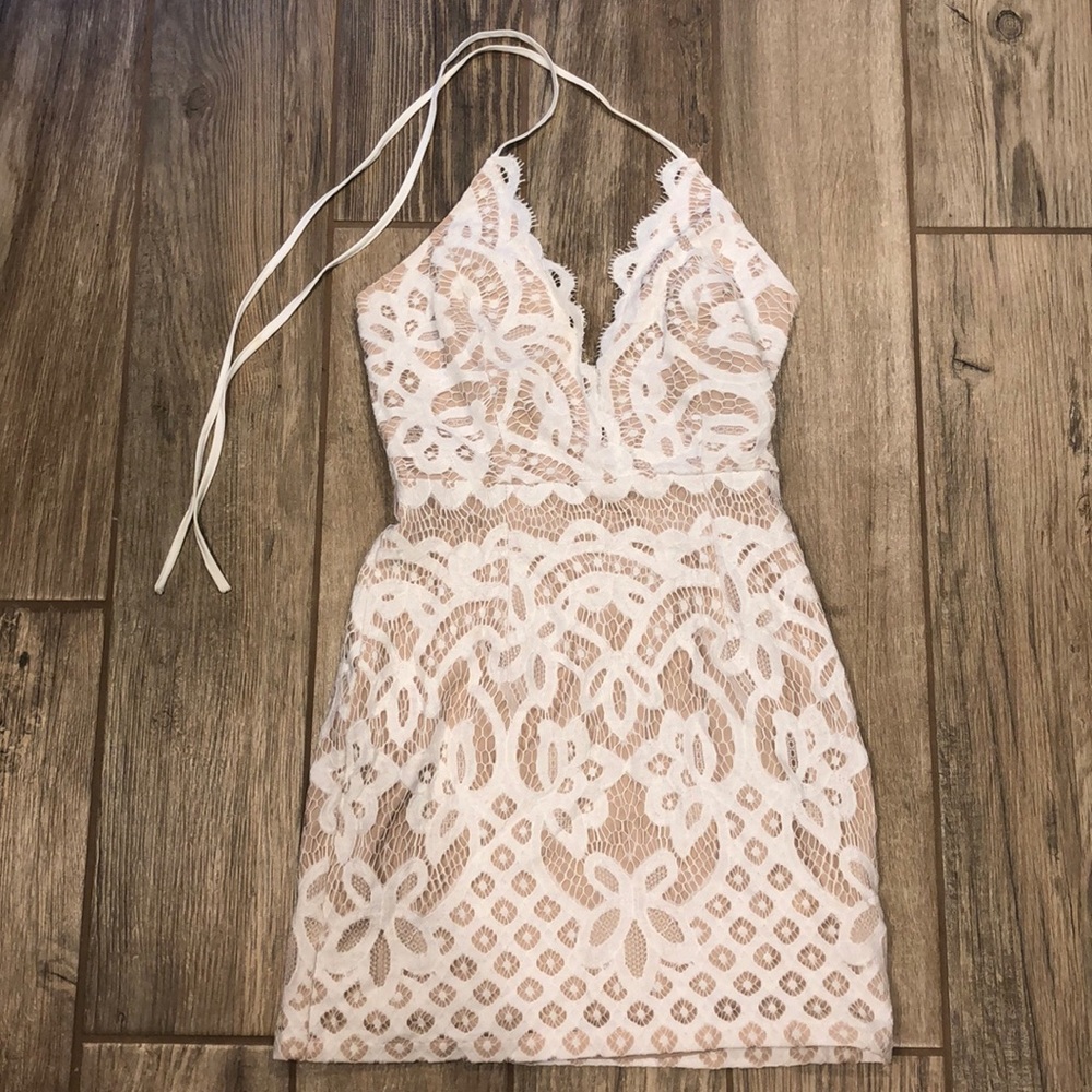 Bodycon mini lace white dress